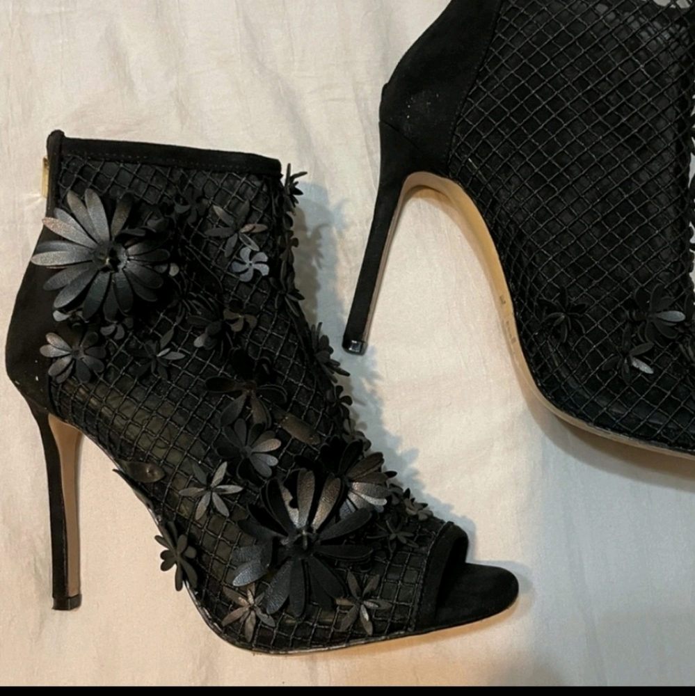 Jessica Simpson - Picture 2 of 2